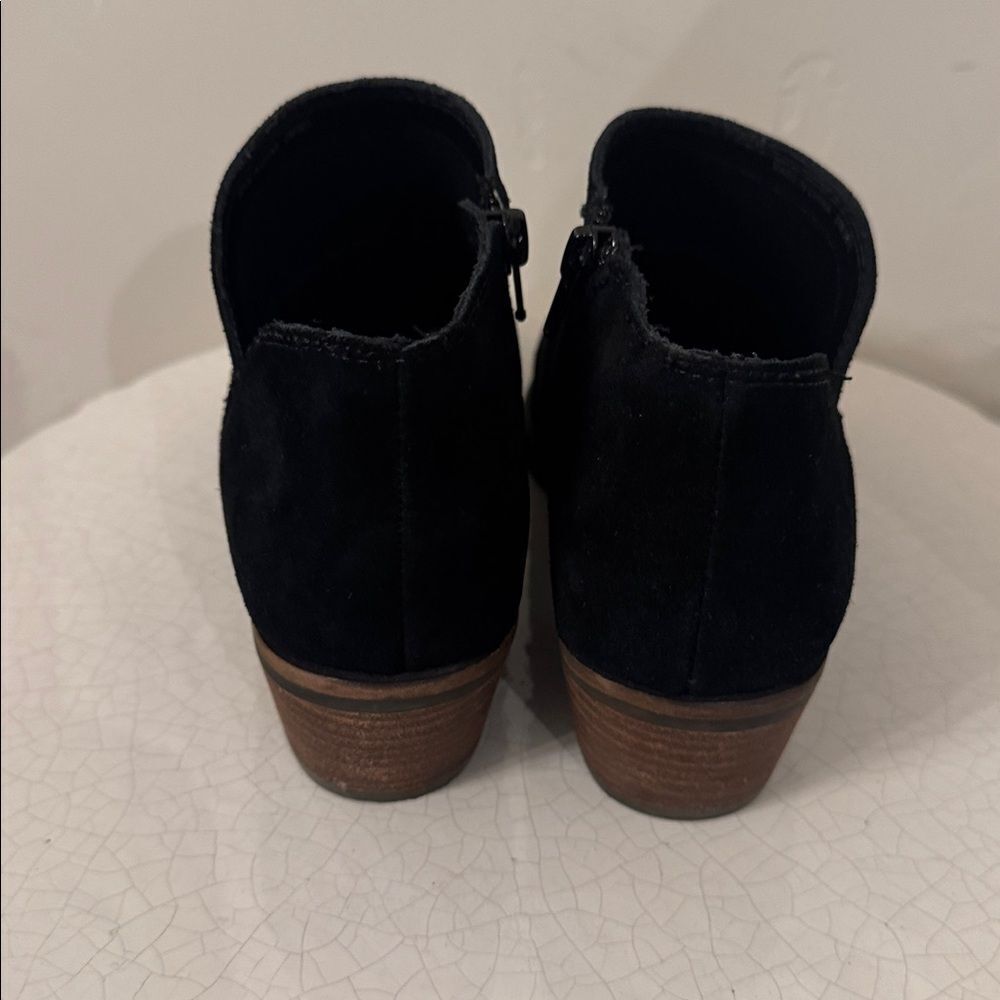 Lucky Brand Chic Black Suede Leather Women's Ankle Booties Boots Casual Size 6M - Picture 4 of 12
